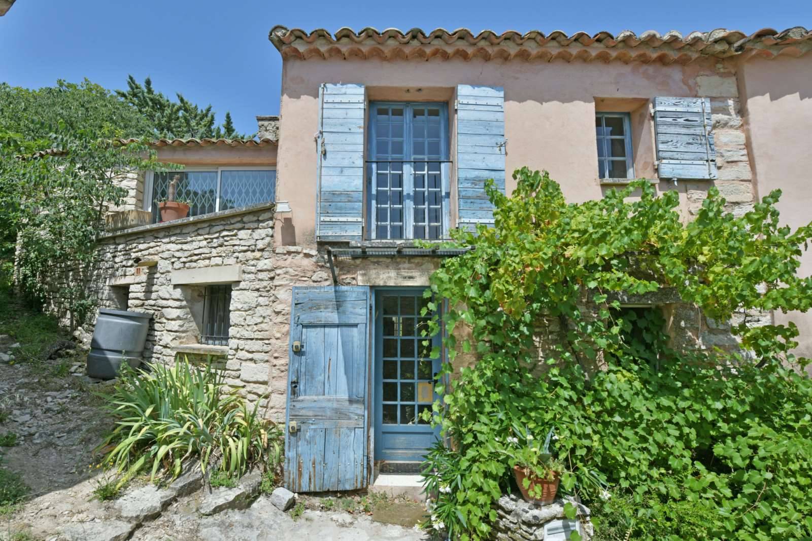 Jolie maison de village au coeur de Joucas   