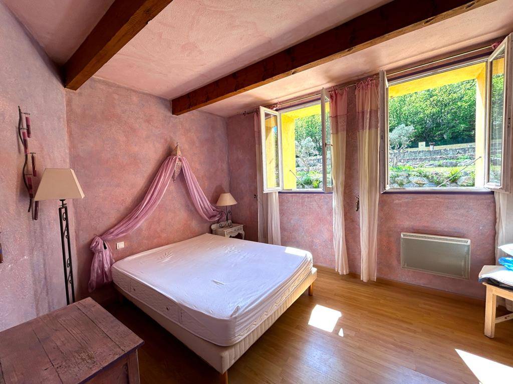 APPARTEMENT T2 AVEC TERRASSE, PARC ET PISCINE   
