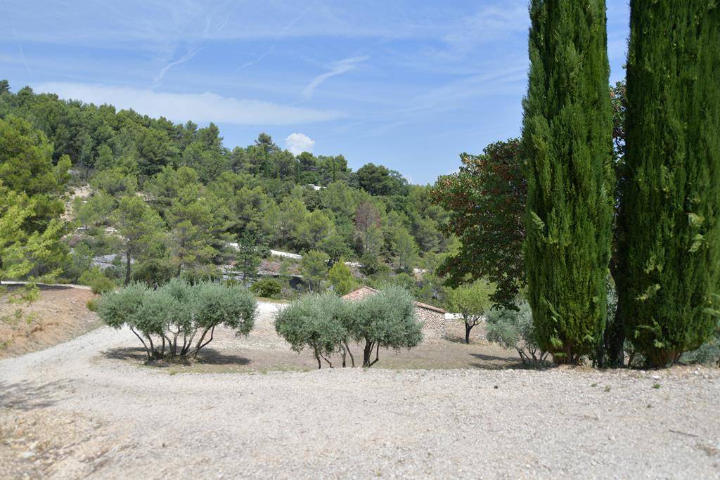 Luberon, villa avec vue panoramique sur 1,6 hectares   