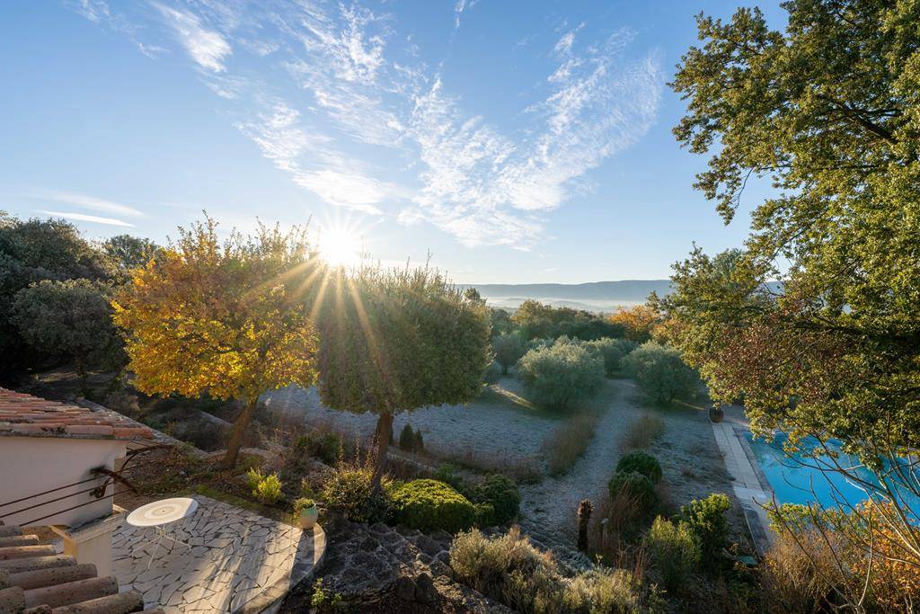 Cabrières d'Avignon - Propriété avec vue   