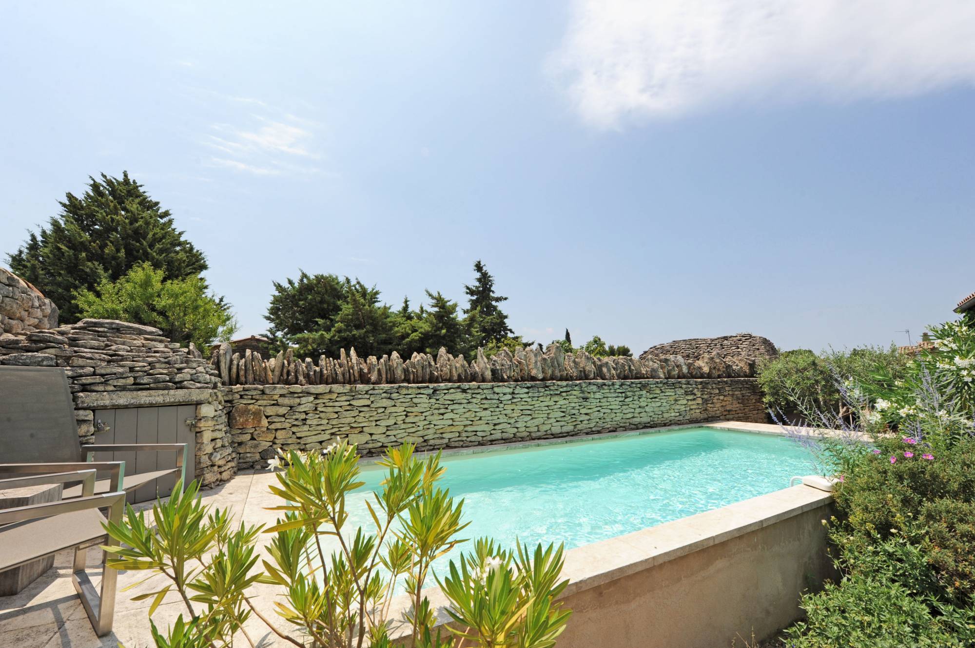Gordes, maison de village avec jardin et piscine   