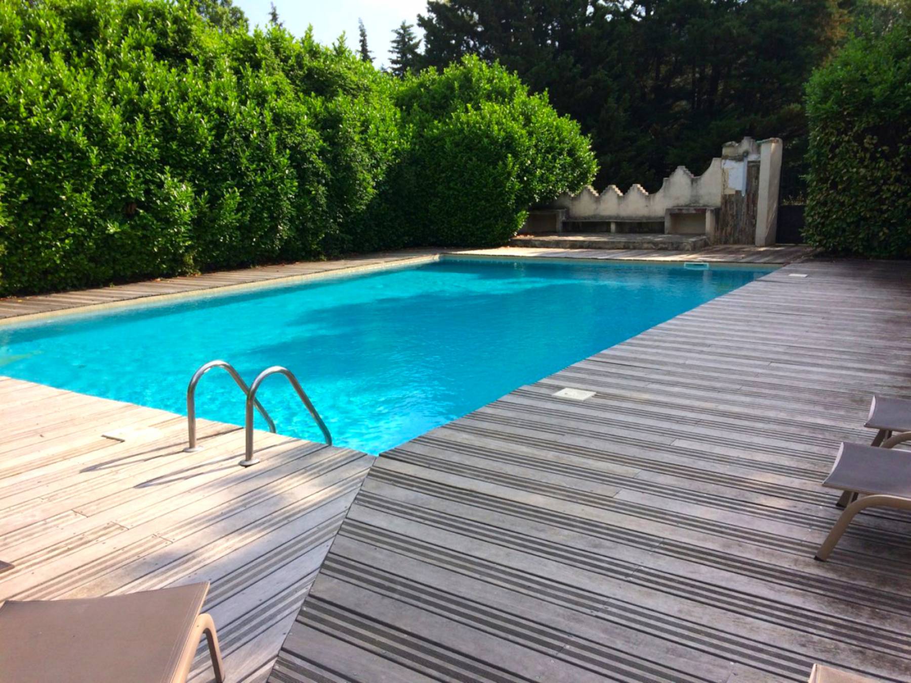 Appartement T2 avec terrasse, parc et piscine   