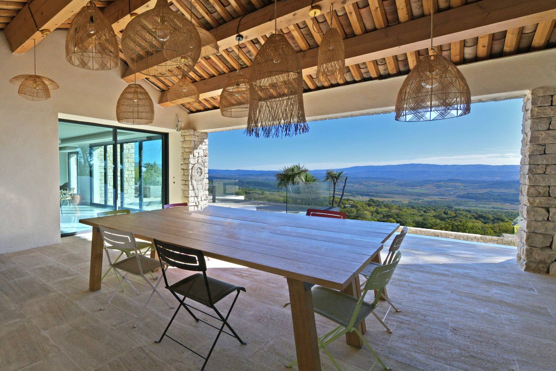Terrasse dans propriété à vendre proche de Gordes