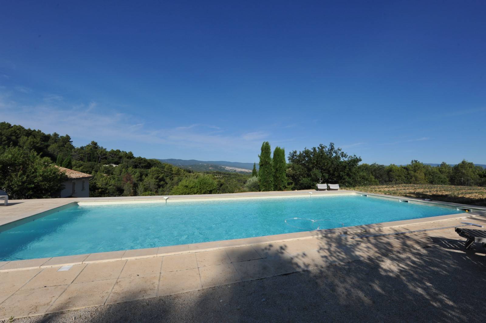 Luberon, villa avec vue panoramique sur 1,6 hectares   