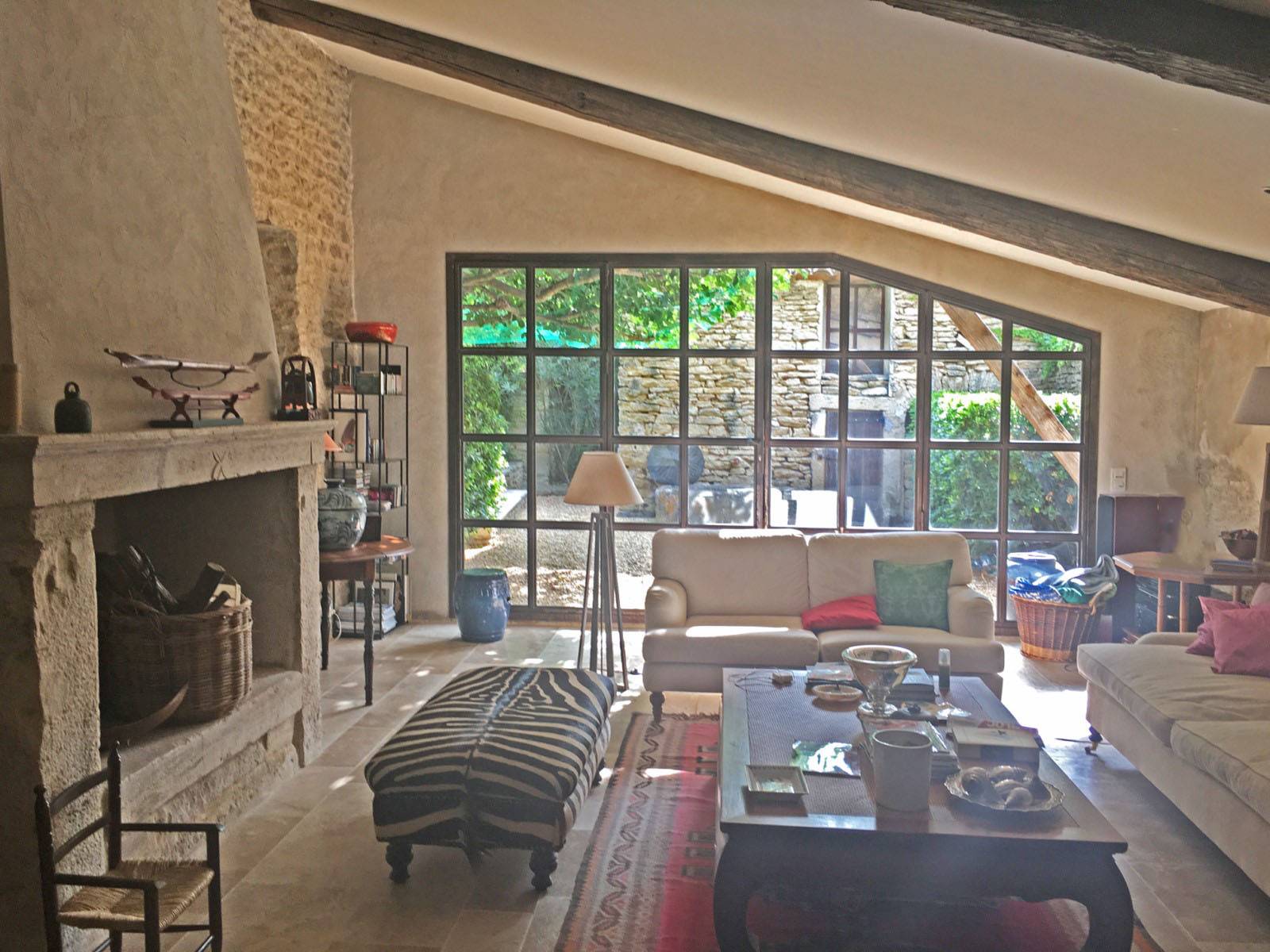 Gordes : maison de village avec jardin et piscine   