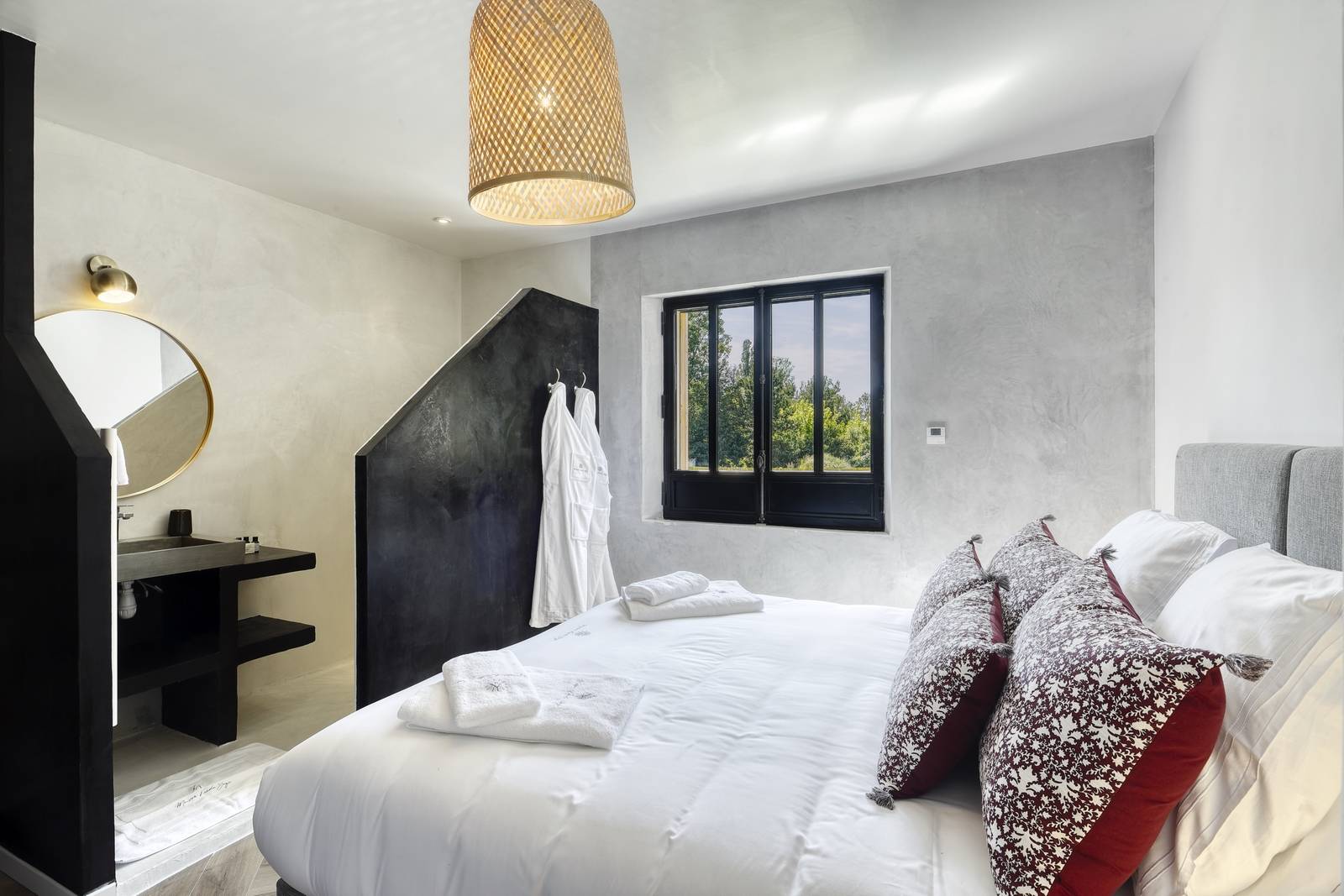 Propriété contemporaine proche de l'Isle-sur-la-Sorgue   