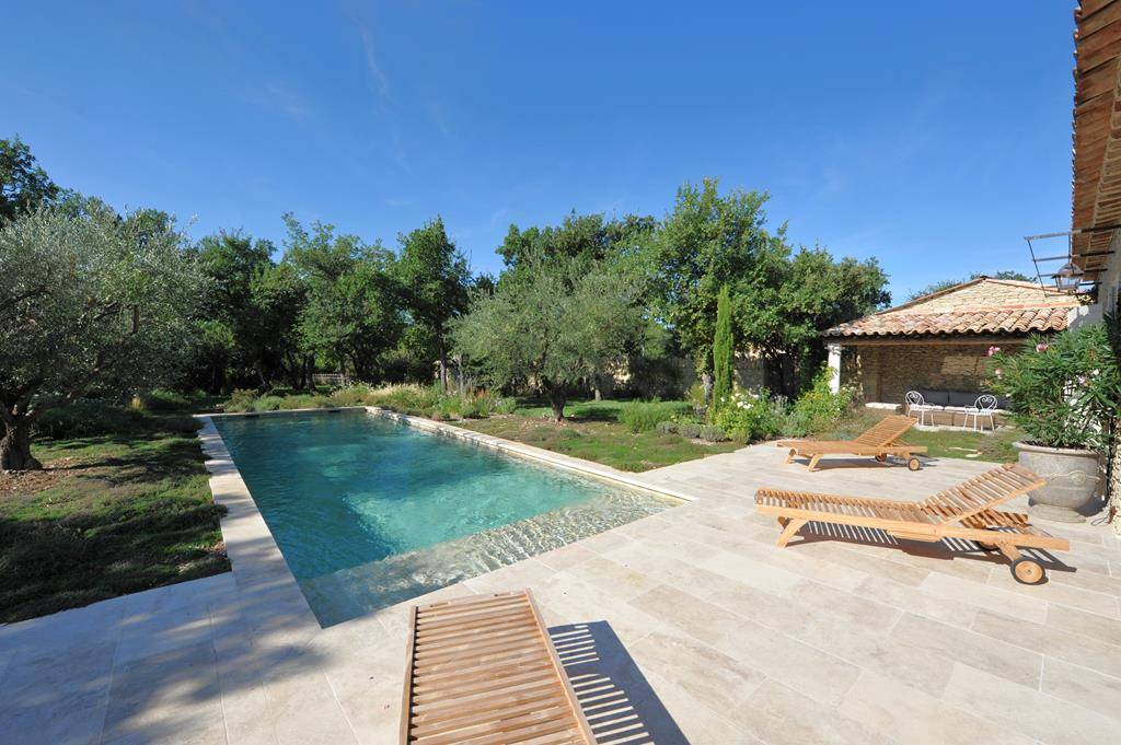 Gordes - Superbe villa en pierre   