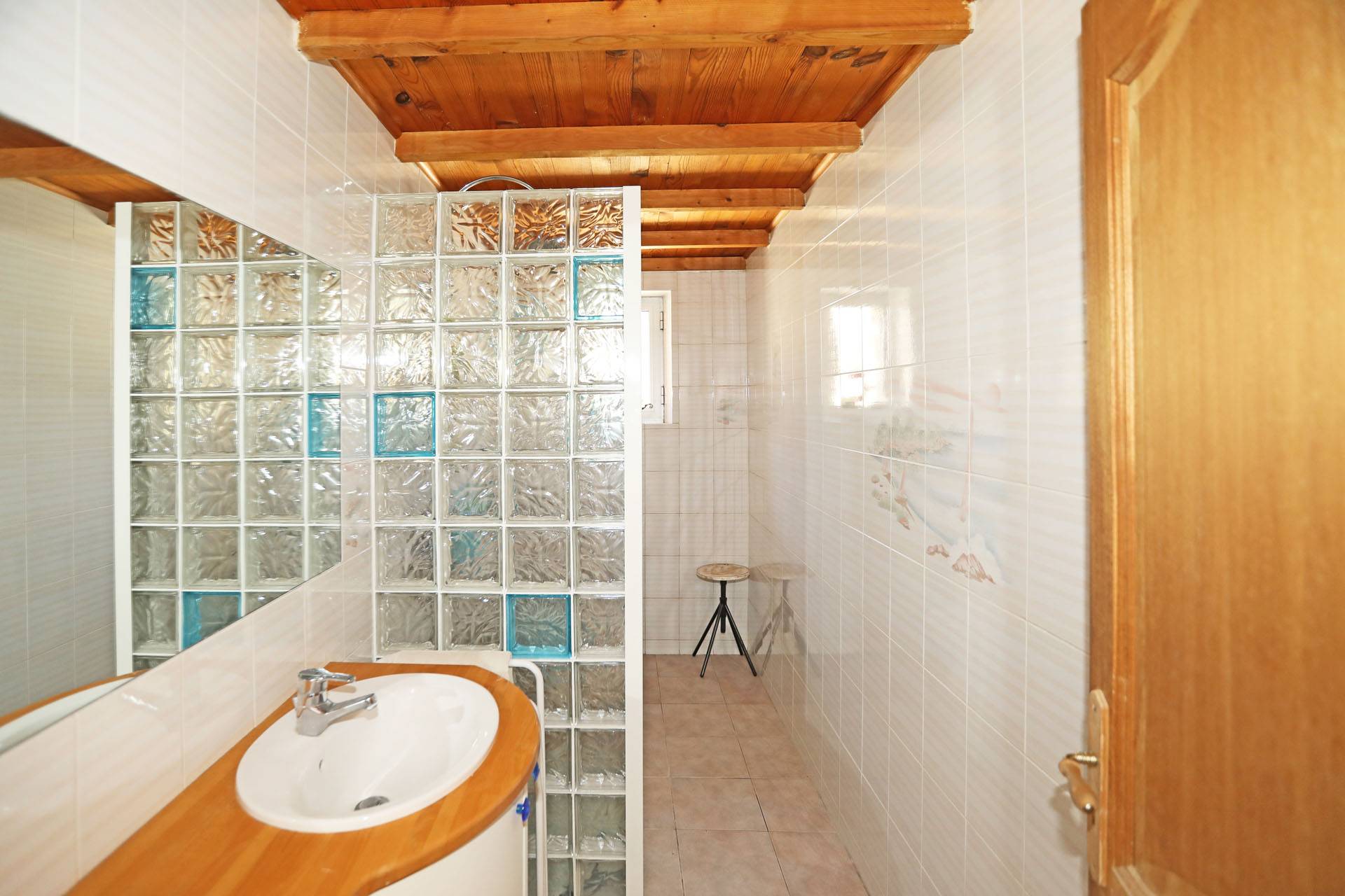 Luberon, maison avec piscine sur plus de 9000m²   