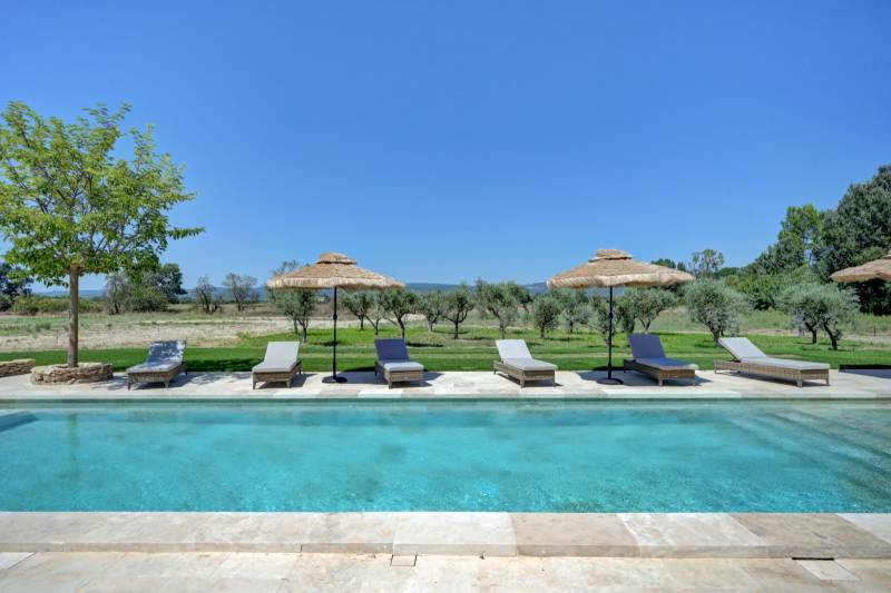 Propriété avec magnifique piscine chauffée 