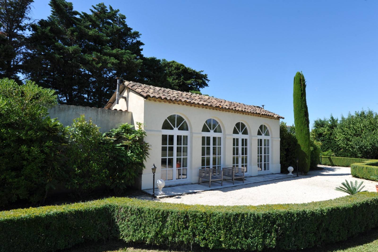 à proximité de l'Isle-sur-la Sorgue, magnifique mas avec parc paysager   