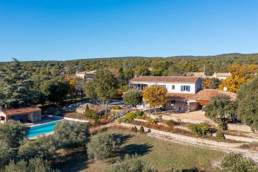 Cabrières d'Avignon - Propriété avec vue   