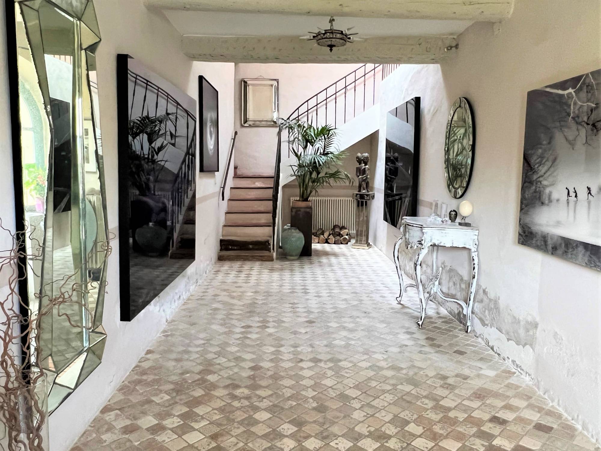 au coeur de Cabrières-d'Avignon, très belle maison de village entièrement rénovée    