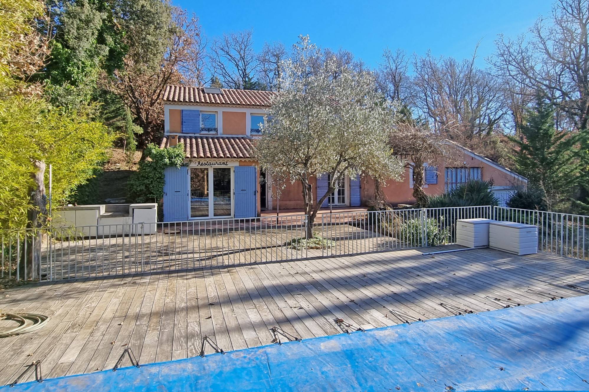 Luberon sud, charmante maison avec piscine sur plus de 1700m² de terrain   