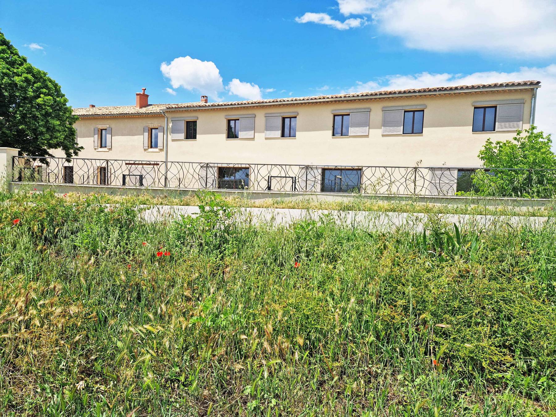 MAISON DANS MAS ANCIEN TOTALEMENT RENOVE   