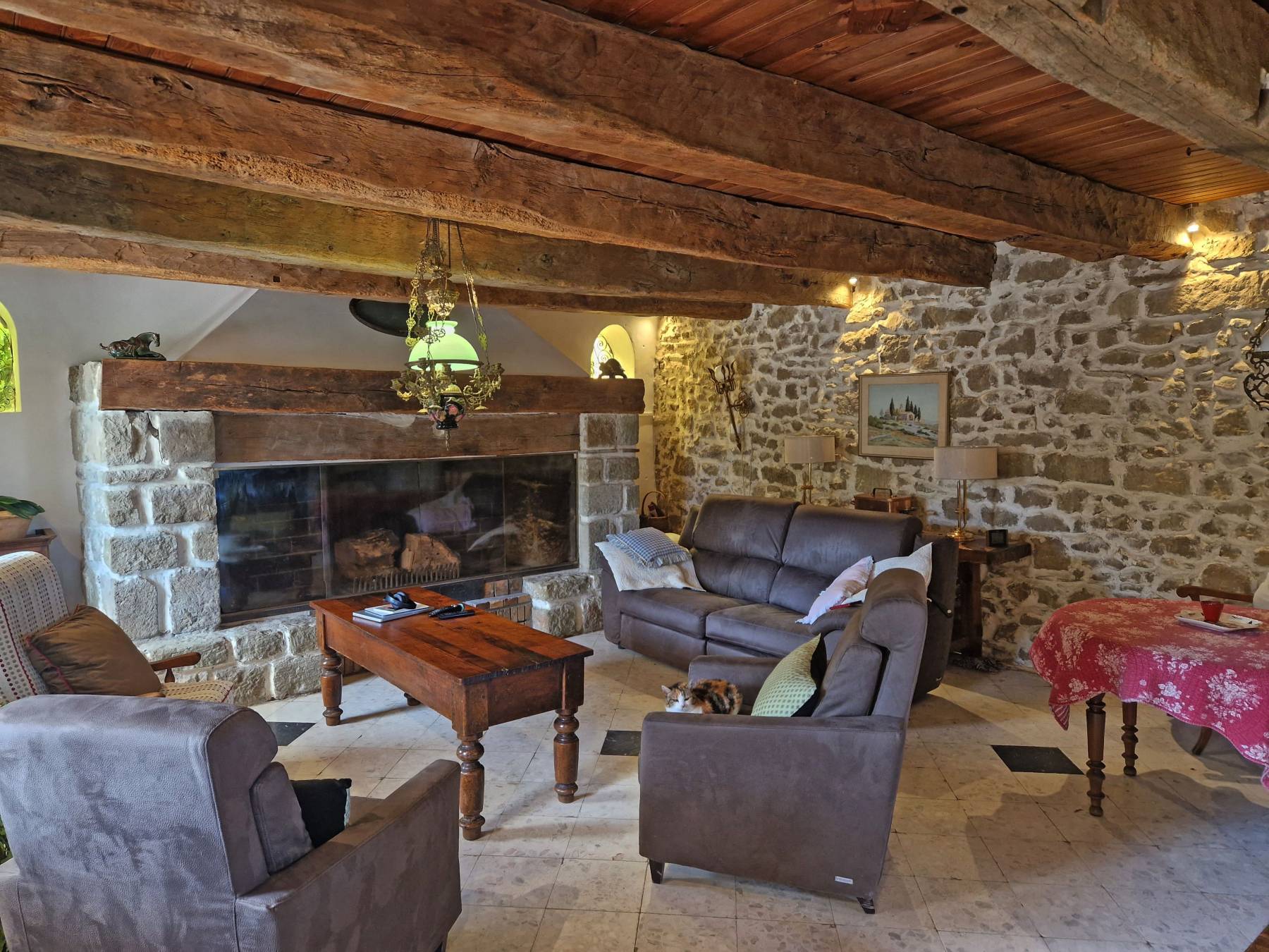 AUTHENTIQUE MAS PROVENCAL AU COEUR DU LUBERON   