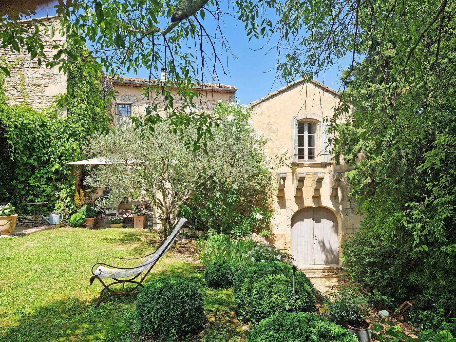 Maison en pierres proche de Gordes