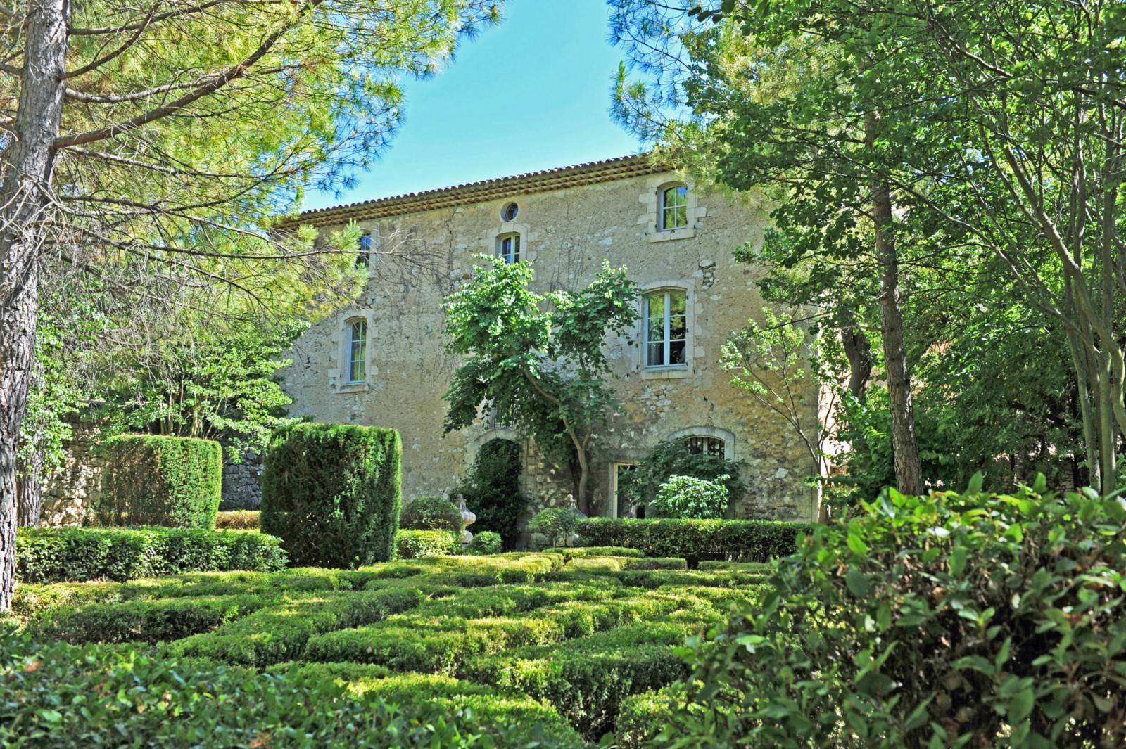 Maison Propriété Luxueuse de Prestige en Pierre de Gordes en Luberon
