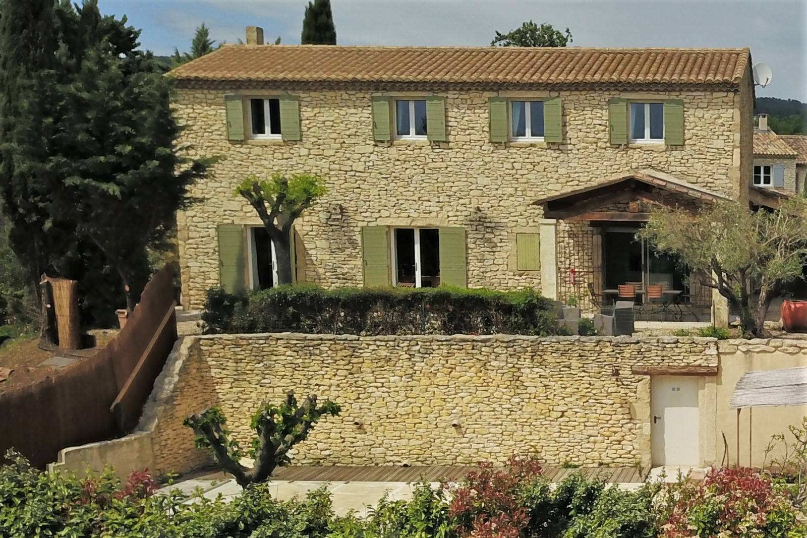 Gordes : maison de hameau avec vue   