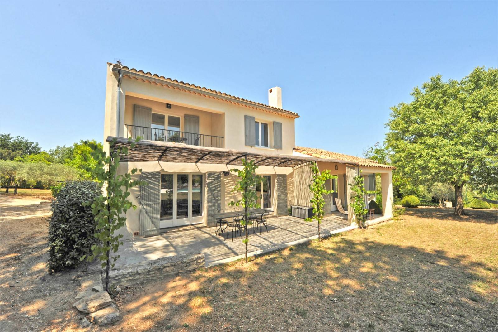 Luberon : belle villa avec dépendance et vue   