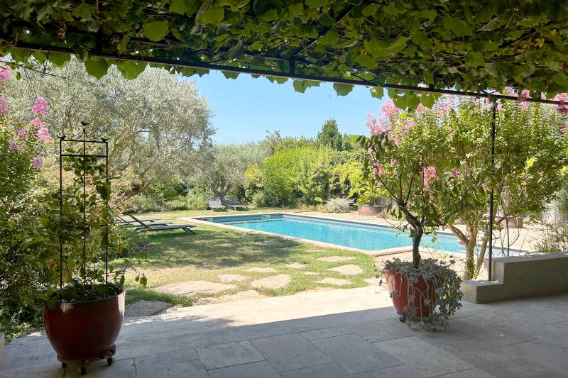 L'Isle sur la Sorgue - Maison de 188 m² et son cabanon de pêcheur en bord de Sorgues, jardin arboré de 3900 m².