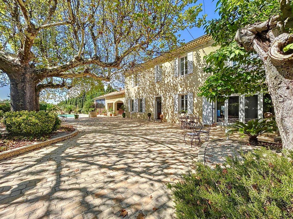 Mas en Provence à la vente