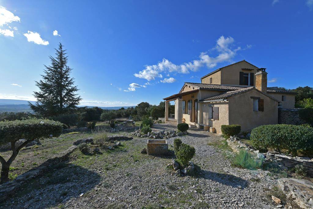 Saint Saturnin les Apt - Vues exceptionnelles    