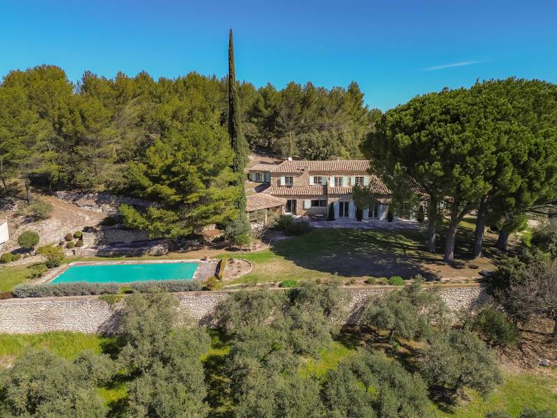 villa en pierres à rénover avec emplacement exceptionnel 