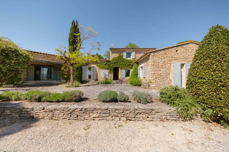 Gordes, maison en pierres 