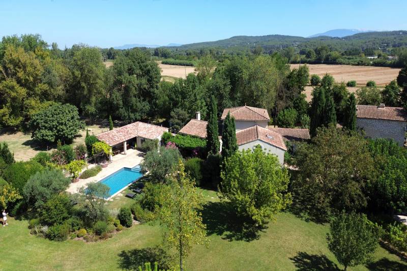 L'Isle sur la Sorgue - Maison de 188 m² et son cabanon de pêcheur en bord de Sorgues, jardin arboré de 3900 m².