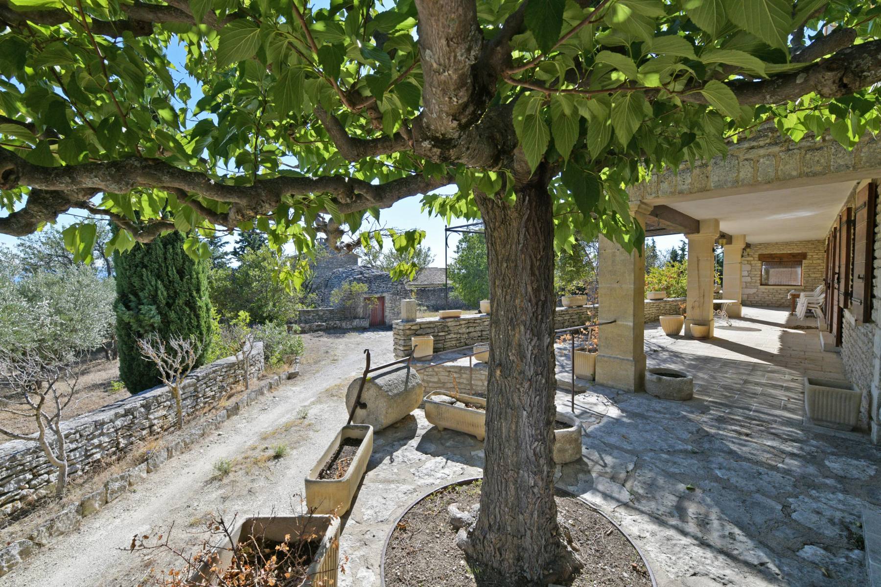 Terrasse dans propriété à vendre en Luberon