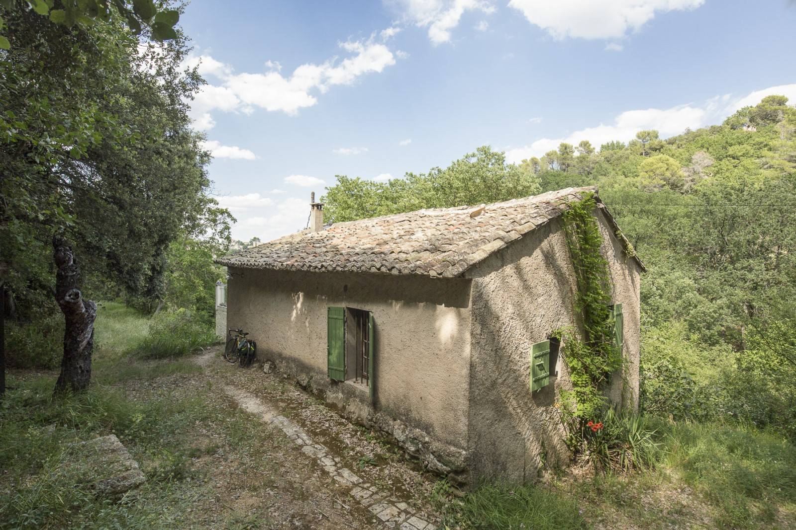 Authentique bergerie située dans un environnement bucolique du Luberon