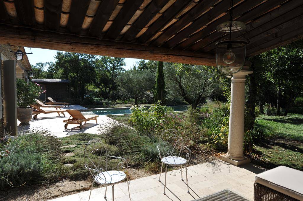 Gordes - Superbe villa en pierre   