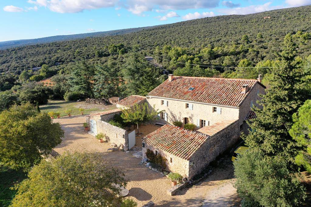 Bergerie en pierres dans le Luberon
