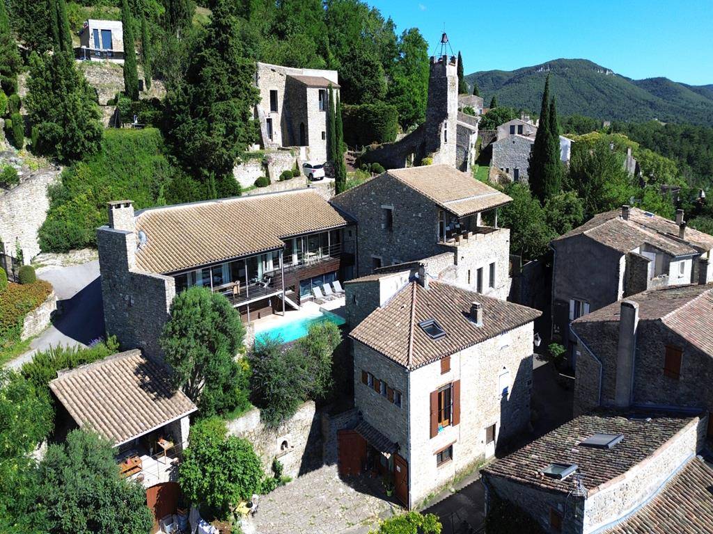 Drôme provençale : maison contemporaine rénovée avec vues   