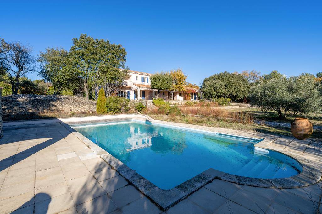 Cabrières d'Avignon - Propriété avec vue   