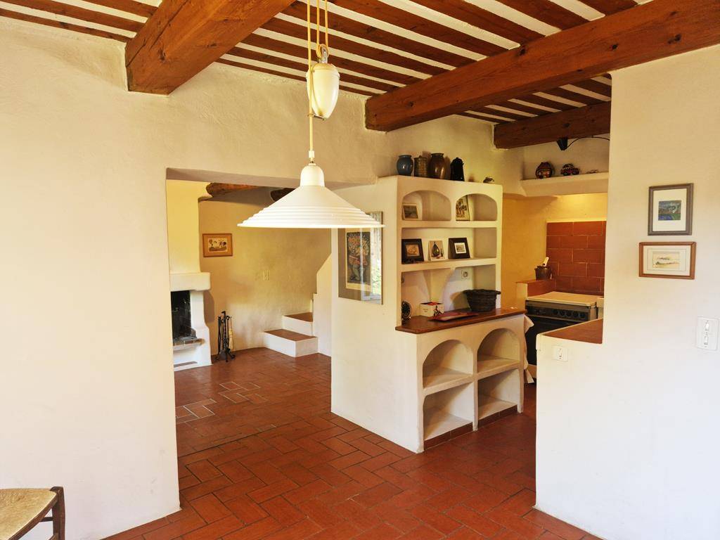 MAISON DE HAMEAU EN PIERRE AVEC JARDIN   
