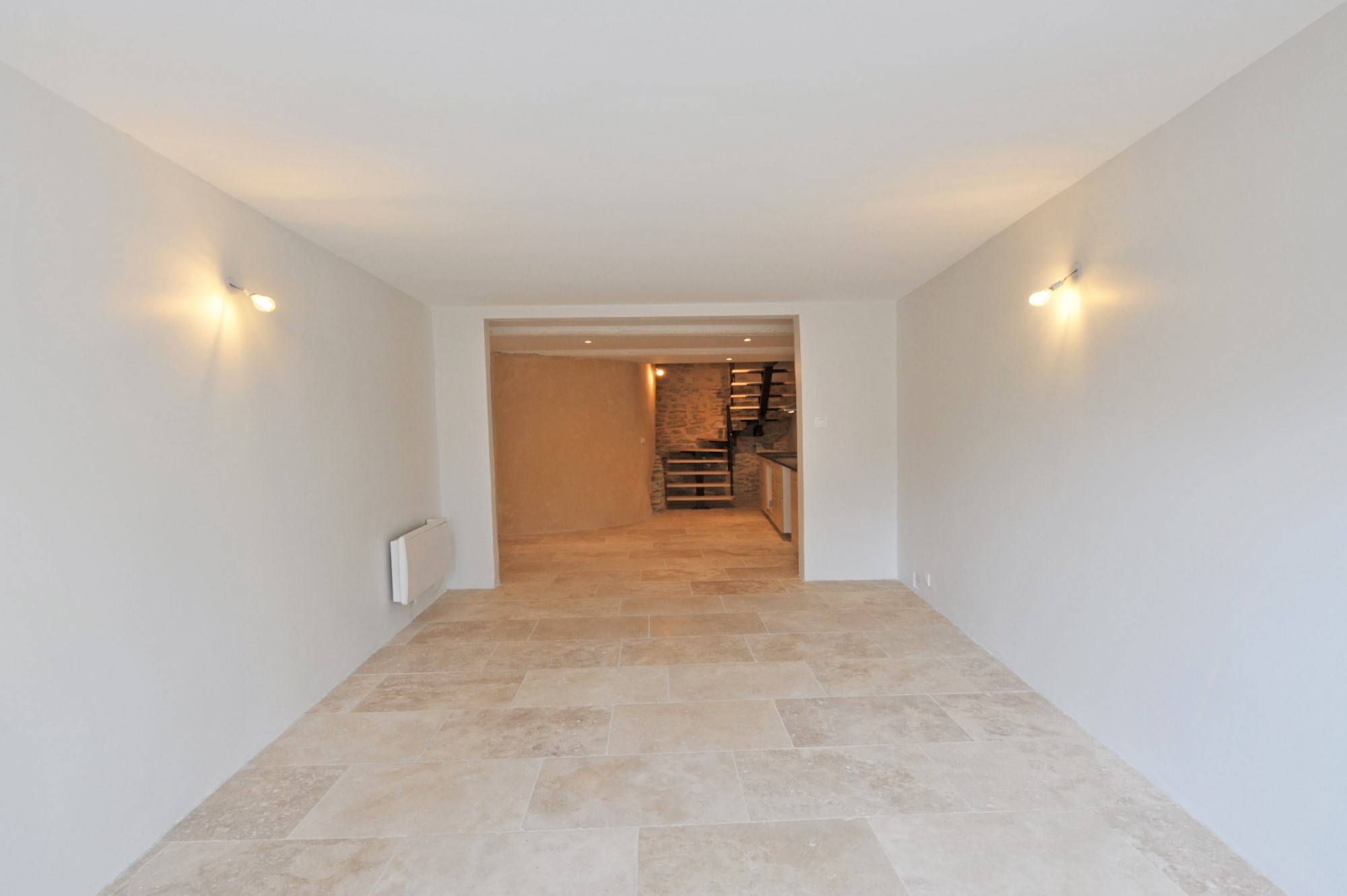 maison de village entièrement rénovée à Cabrières-d’Avignon   