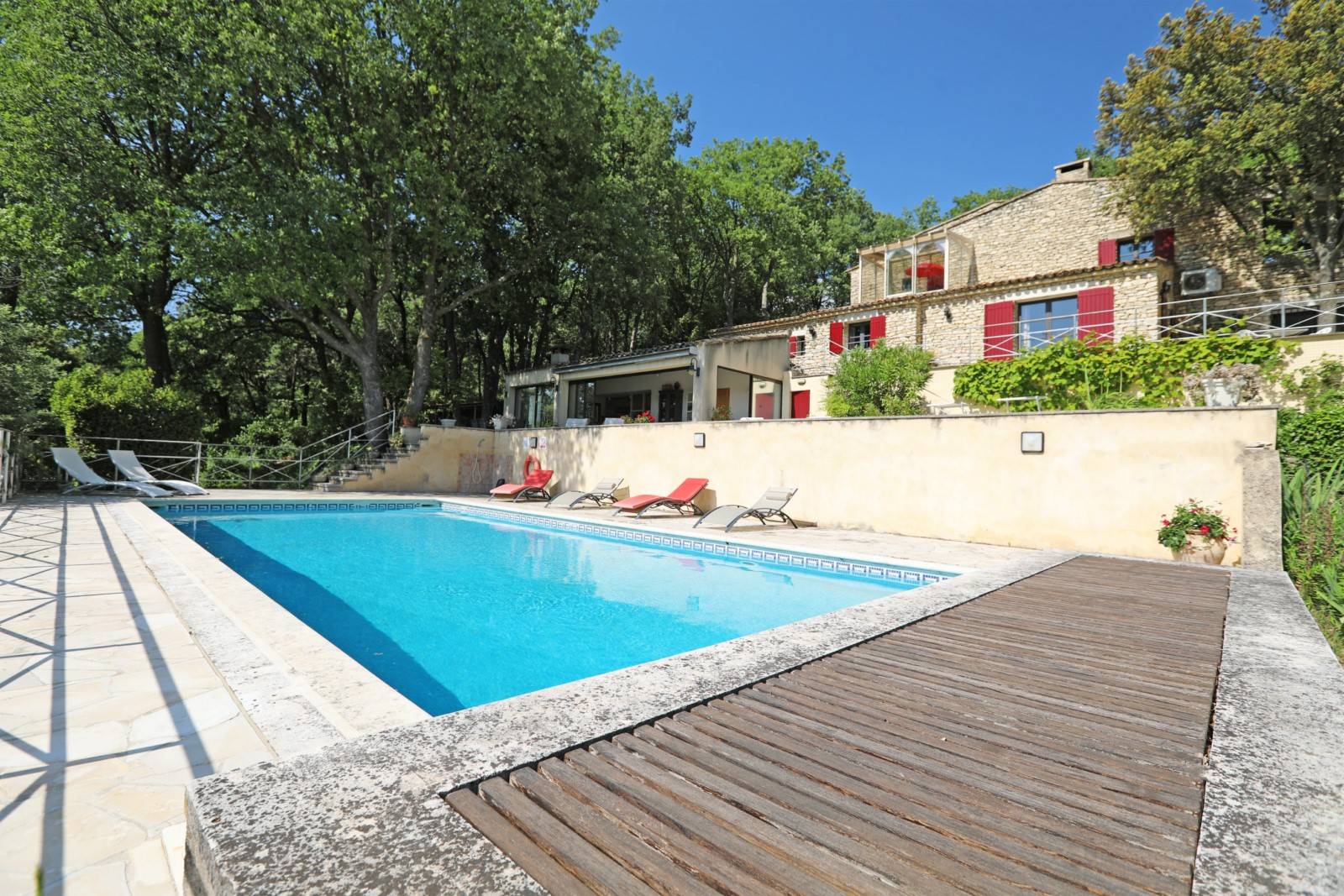 en campagne de Gordes, Mas en pierres sur terrain avec vues exceptionnelles   