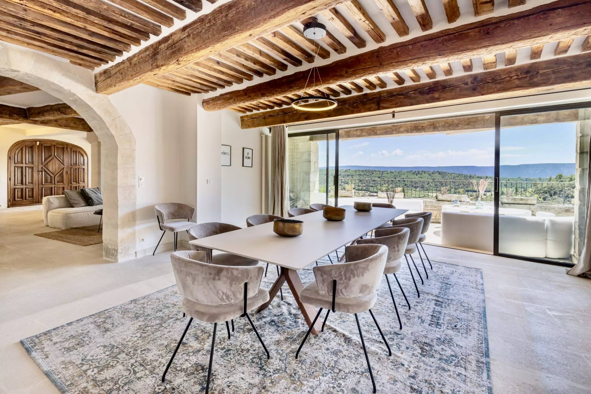 exceptionnelle bastide de village avec piscine et vue panoramique à Gordes  