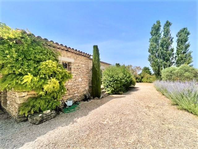 à Gordes, maison de plain pied avec vue sur les vignes   