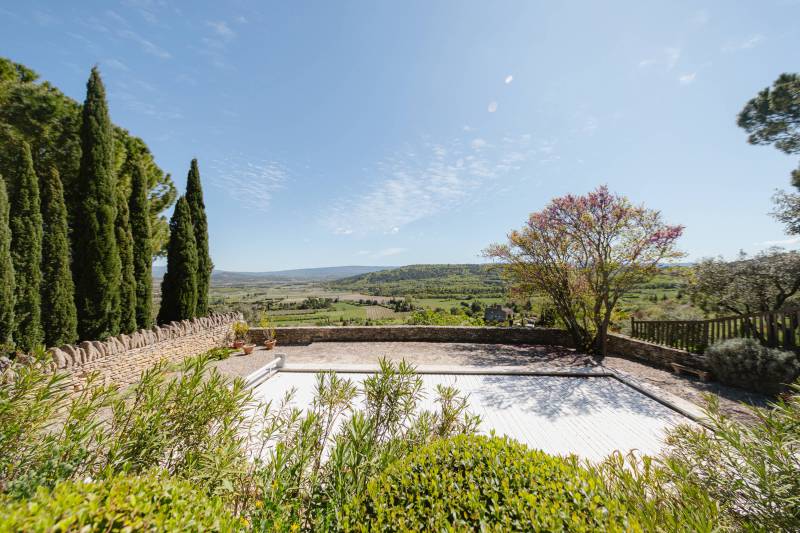 Piscine avec vue panoramique.