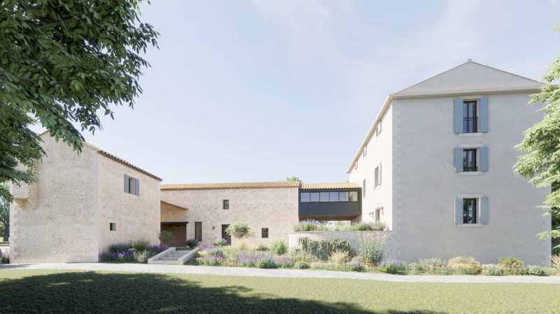 À proximité du village de Lacoste, à vendre, propriété ancienne à rénover entièrement, avec permis accordé pour une réhabilitation totale sur un terrain de plus de 7 ha.