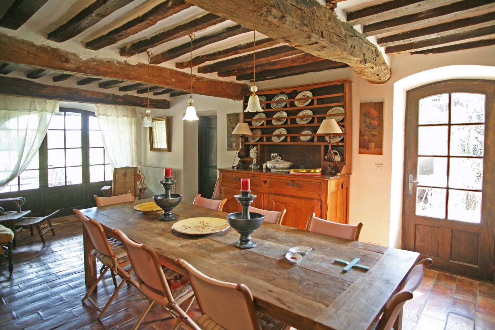 superbe bastide sur  près de 13 hectares à deux pas du village de Roussillon    