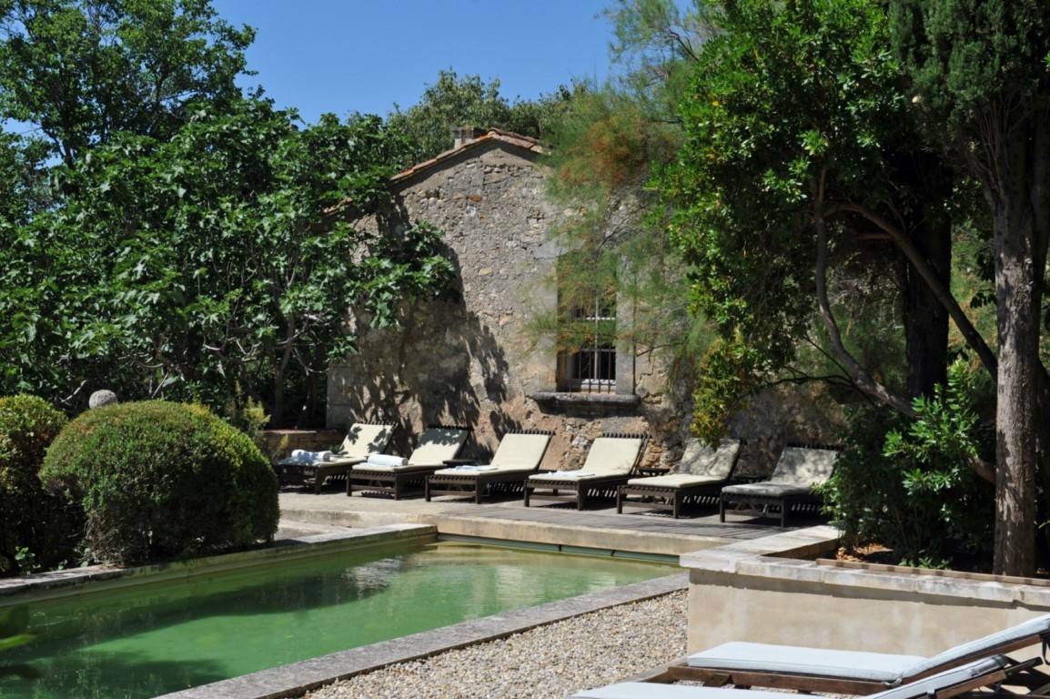 Maison Propriété Luxueuse de Prestige en Pierre de Gordes en Luberon avec Piscine