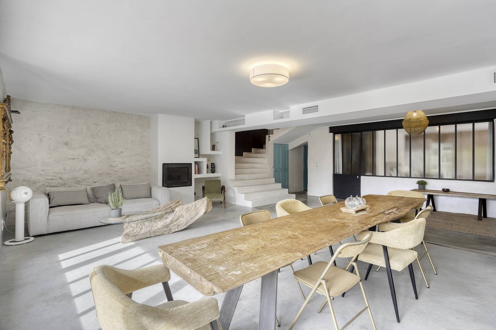 Propriété contemporaine proche de l'Isle-sur-la-Sorgue   