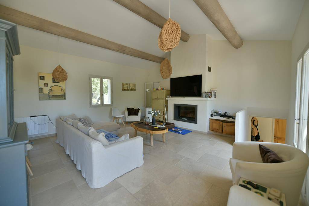 Luberon, villa avec vue panoramique sur 1,6 hectares   