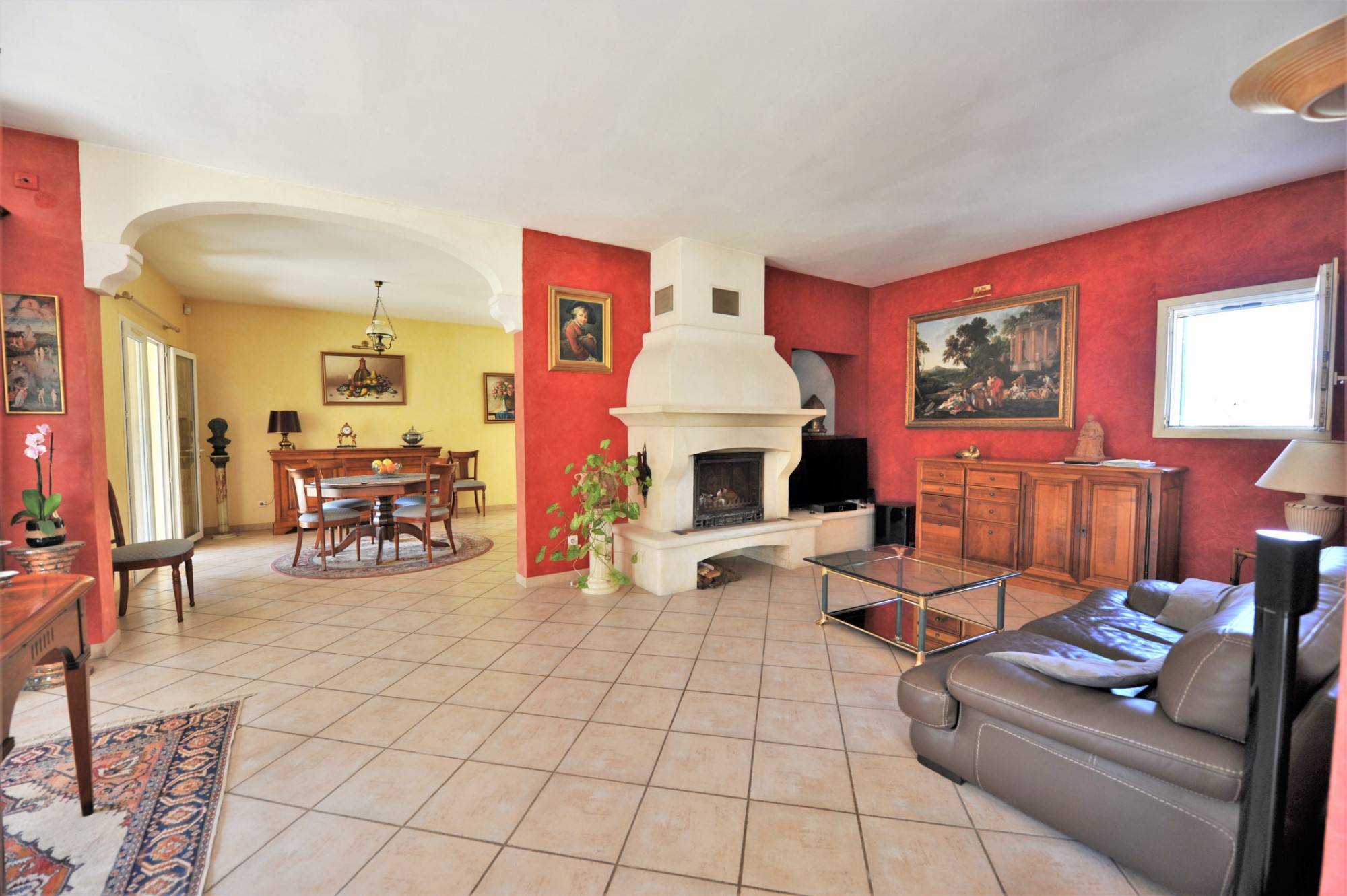 Gordes, villa en pierres avec piscine    