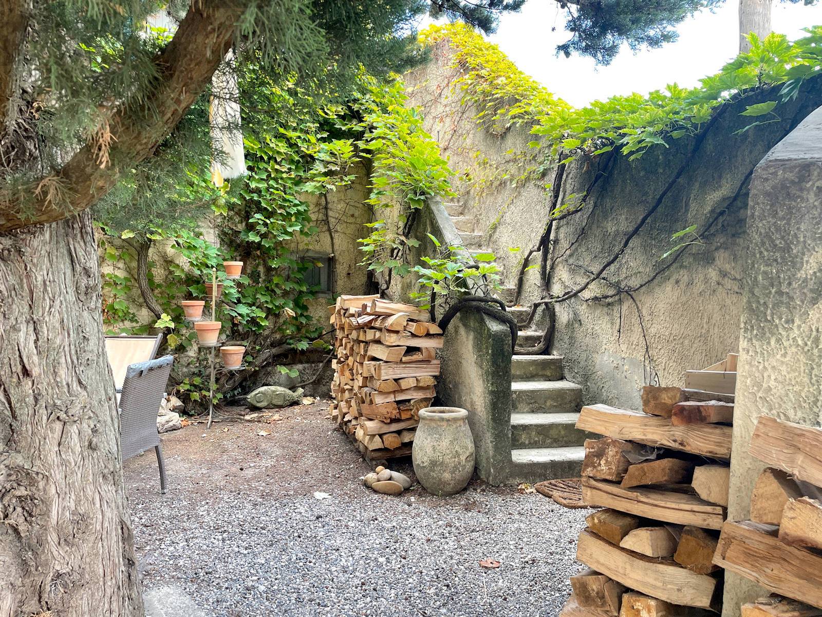 en campagne de Velleron, ferme à rénover composée de 4 logements   