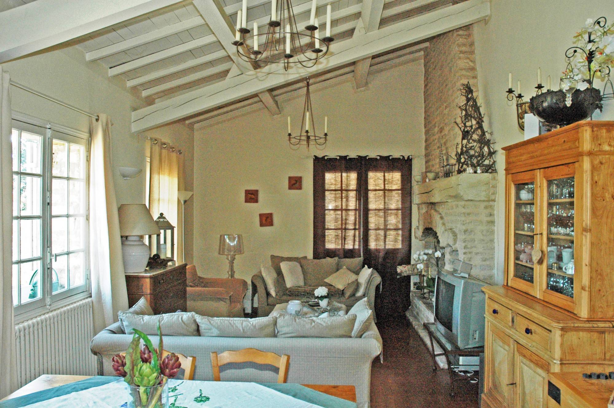 EXCLUSIVITE : maison en pierres de plain pied sur près d'un hectare à Gordes  