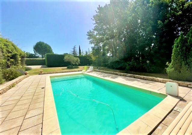 à Gordes, maison de plain pied avec vue sur les vignes   